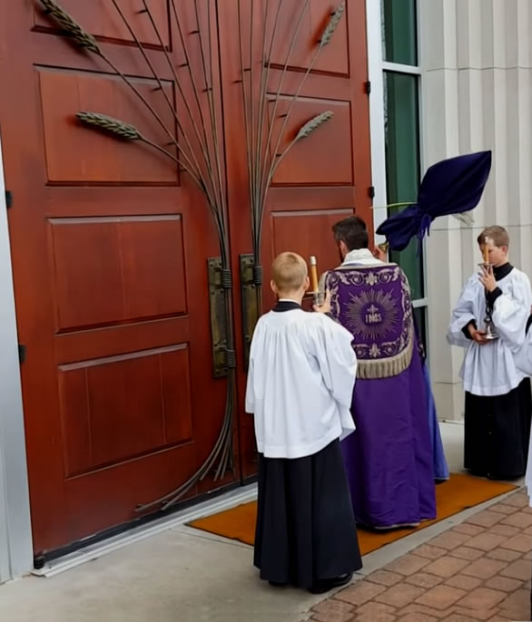 Procession of Palms: Latin Rite of Door Knocking